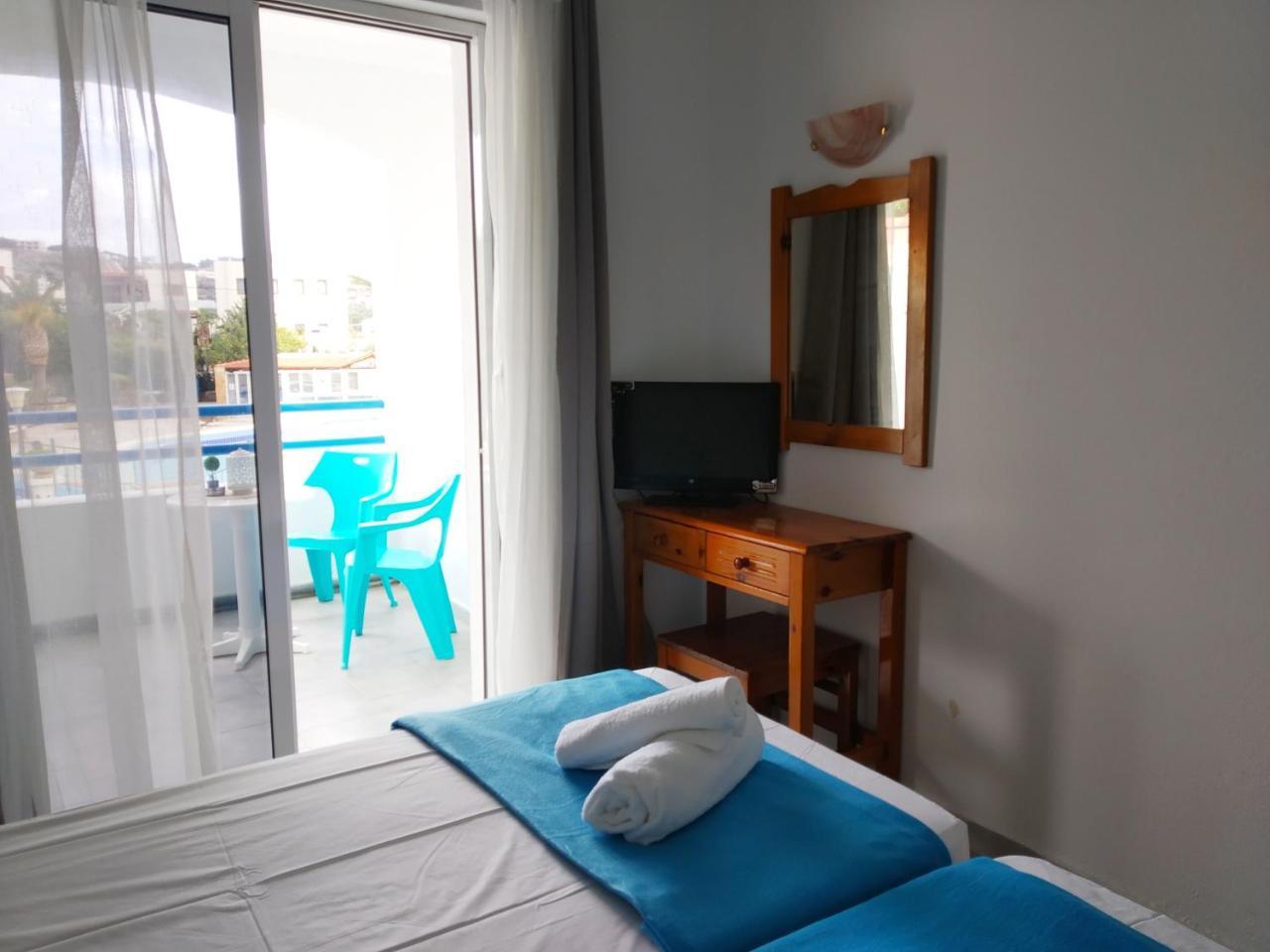 Pals Studios Pefki Extérieur photo